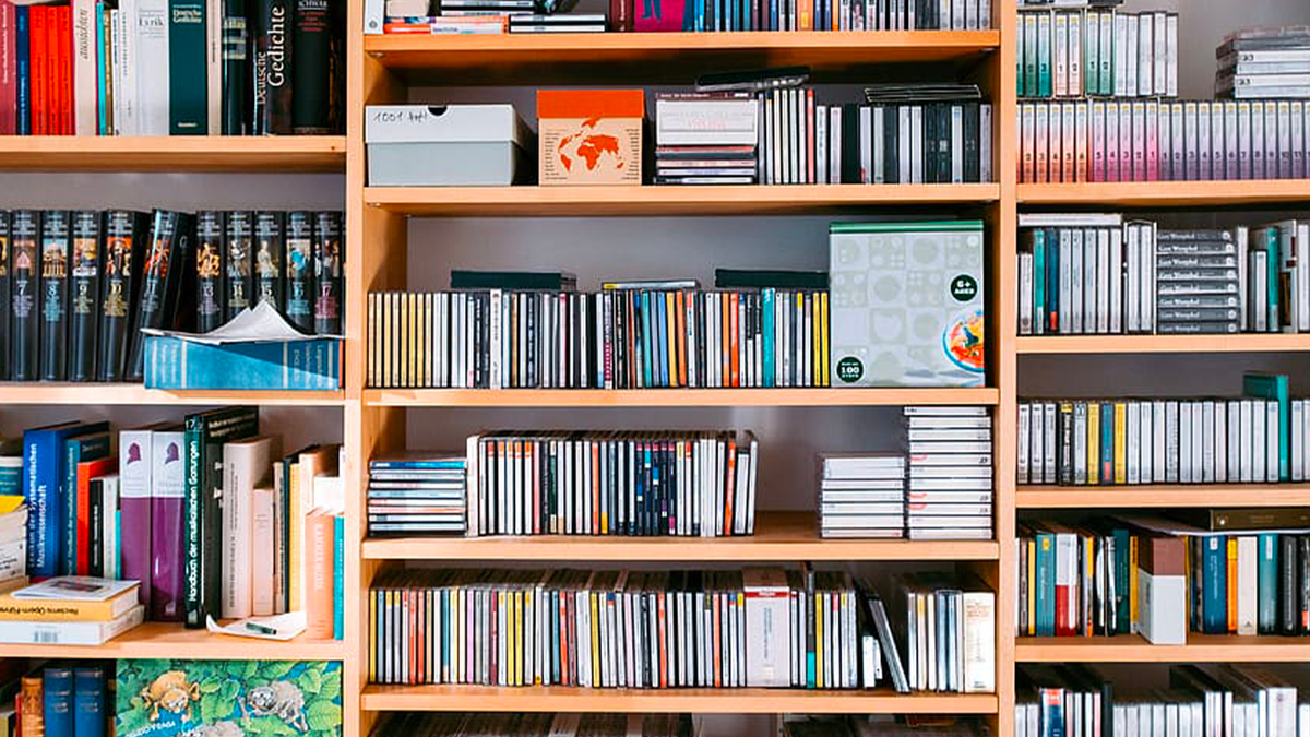 Hachette opens intern applications